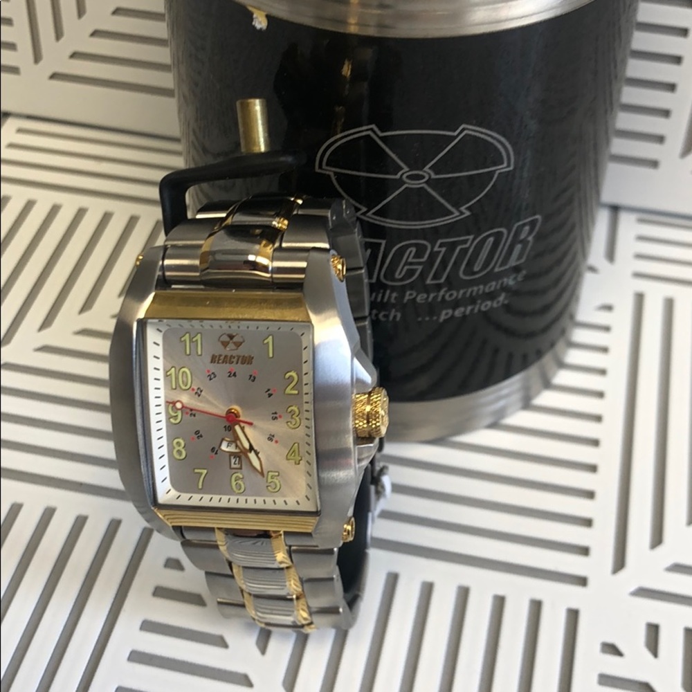 REACTOR gold silver men’s watch $400 Fusion #95102